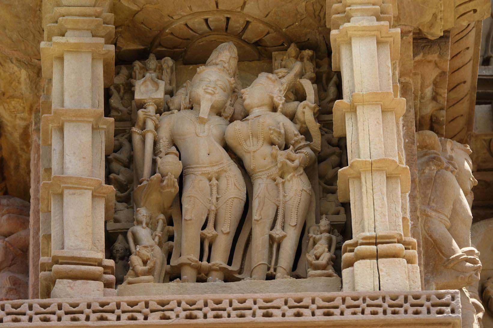 khajuraho figuren am tempel_5